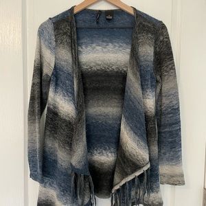Cozy blue cardigan, open faced